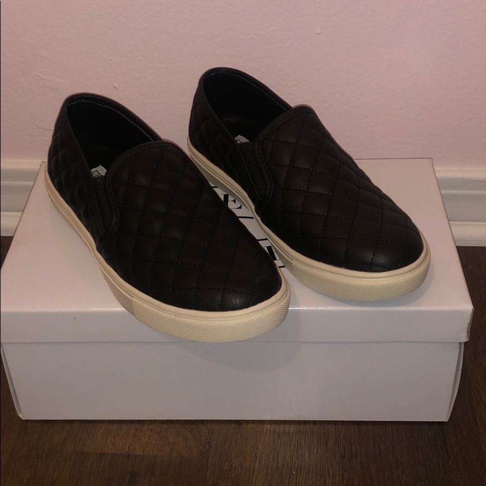 NEVER WORN black Steve Madden slip ons